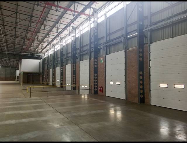 8,300M² WAREHOUSE TO LET IN AIRPORT PARK